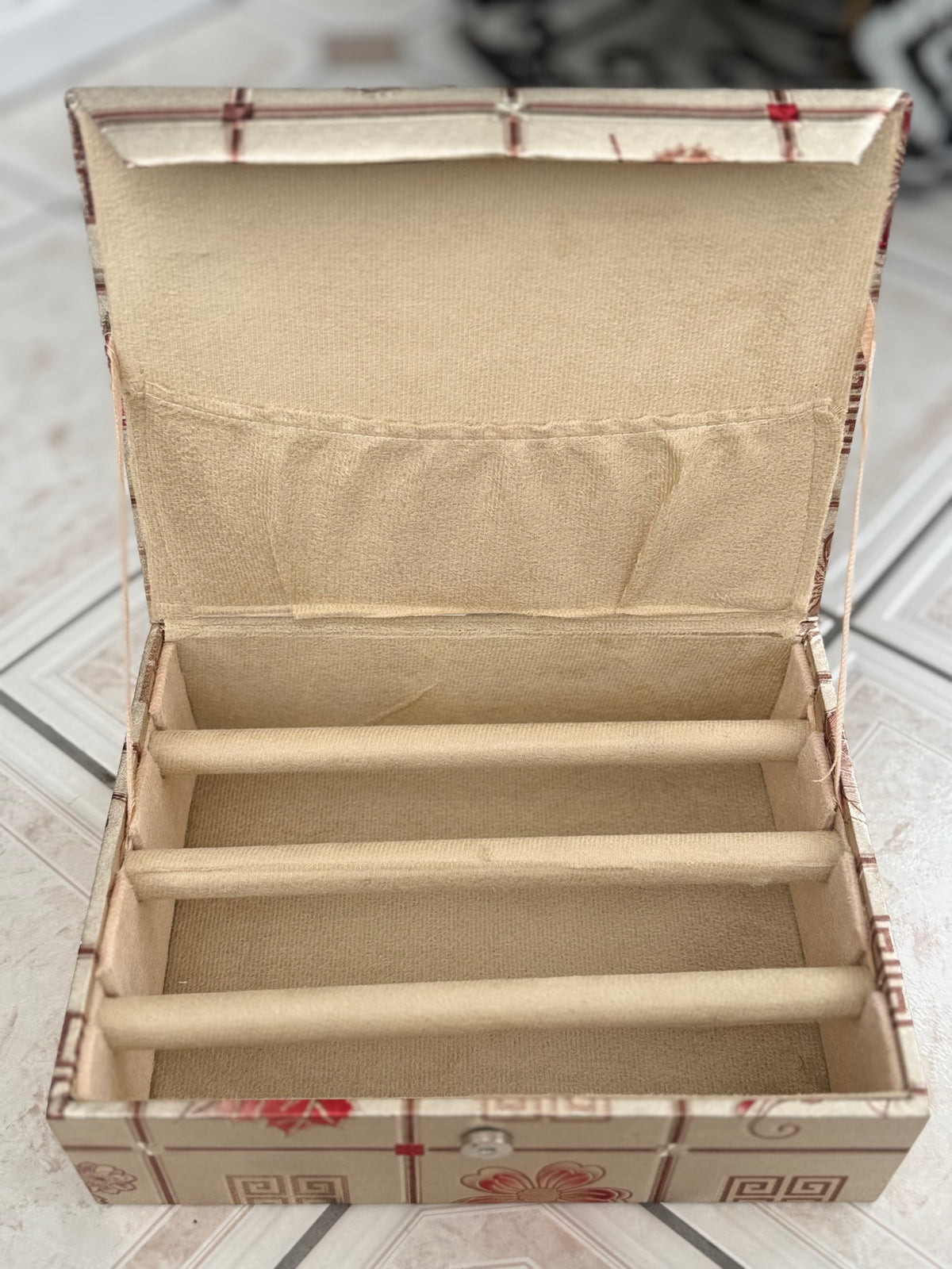 BANGLE STORAGE BOX