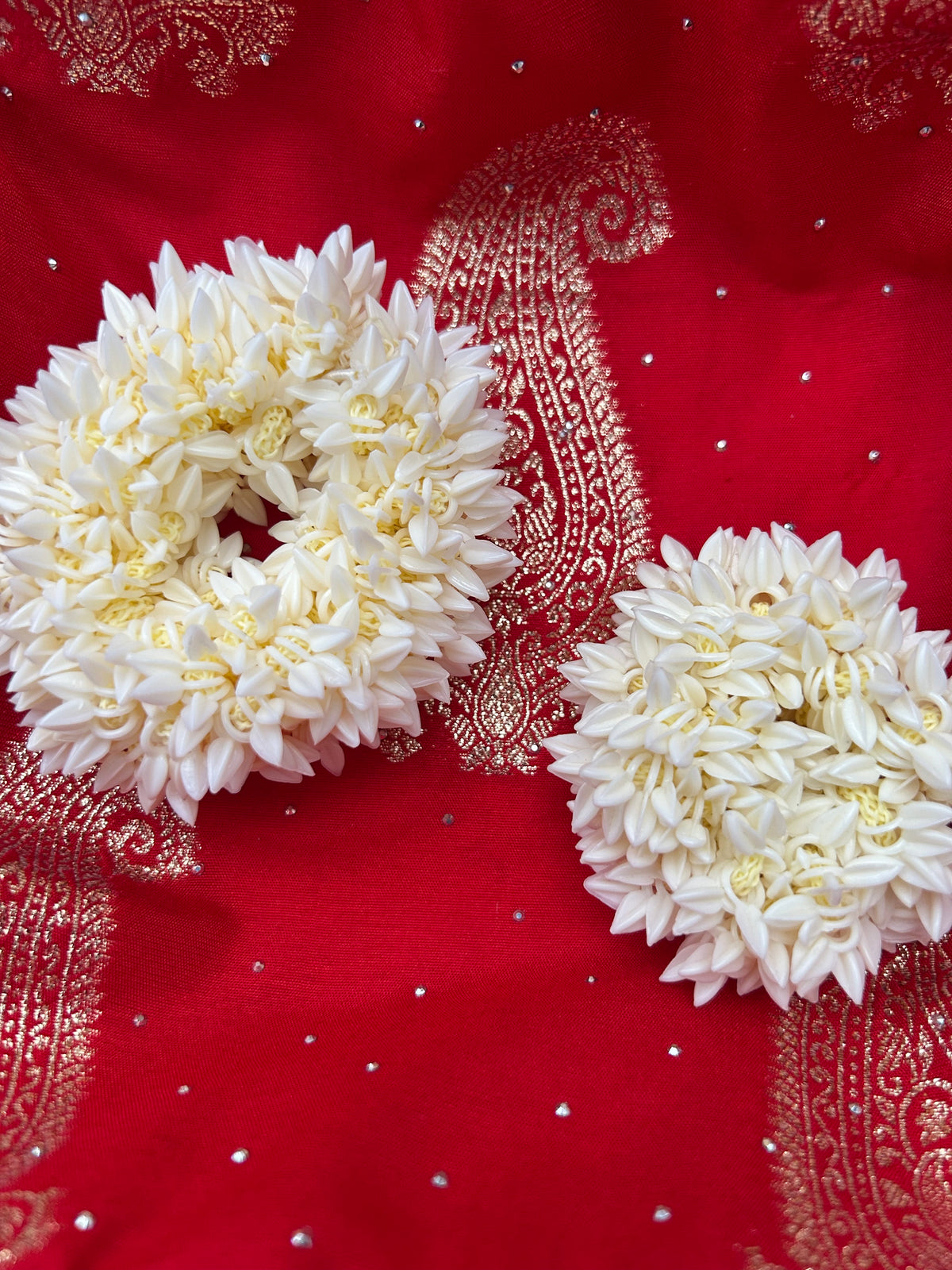 JASMINE FLOWER HAIR SCRUNCHIE
